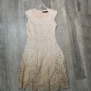 Leslie Fay gold lace dress with zipper back. Size: 2